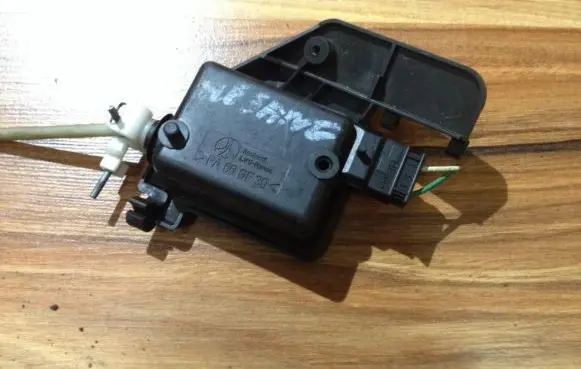 Renault Megane I Central locking motor 7700838340
