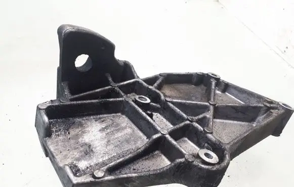 Volkswagen PASSAT B5 A/C compressor mount bracket 028260885A