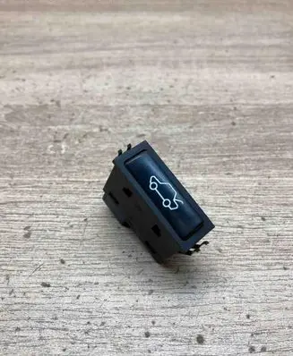 BMW X5 E53 Tailgate opening switch 8365579