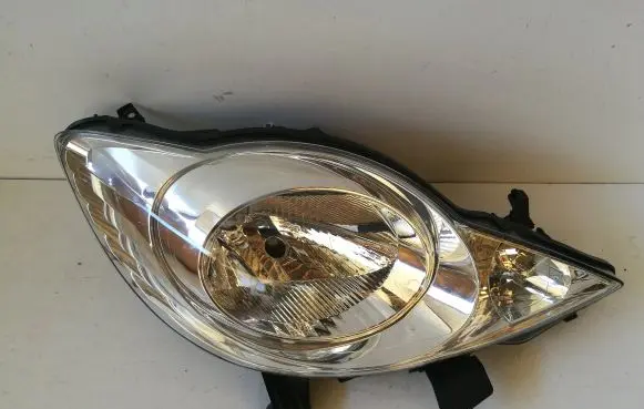 Peugeot 107 Headlight/headlamp 811100H030 89033104
