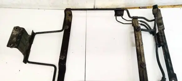 Radiator mount bracket