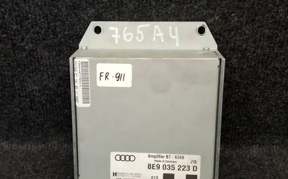 Audi A4 S4 B7 8E 8H Sound amplifier 8E9035223D