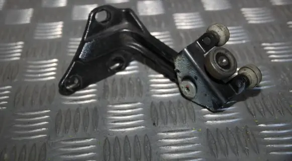 Mercedes-Benz Sprinter W906 Sliding door upper roller guide/hinge A9067600047 9067600047
