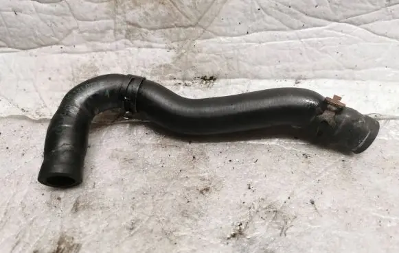 Audi Q7 4L Engine coolant pipe/hose 059121073E