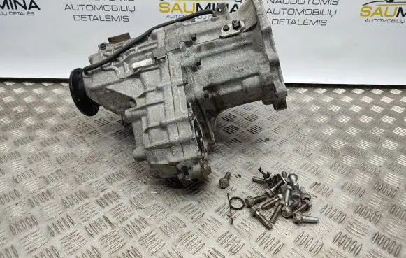Infiniti Q50 Gearbox transfer box case 