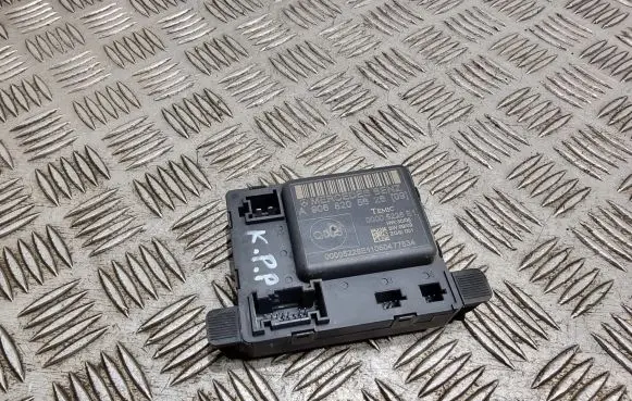 Mercedes-Benz Sprinter W906 Door control unit/module A9068205626