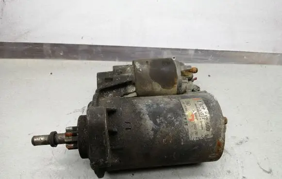 Volkswagen Golf III Starter motor 0986012600 0001112003