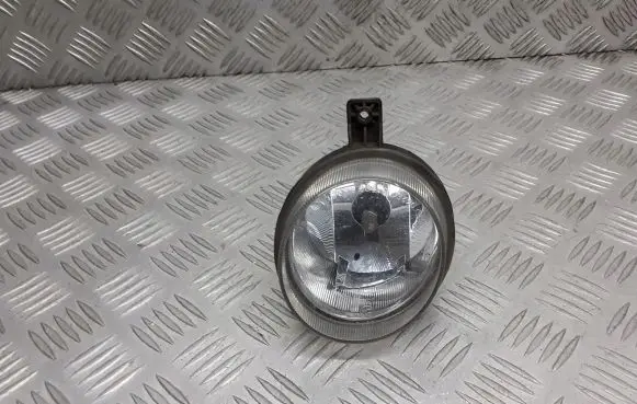 KIA Carens II Front fog light