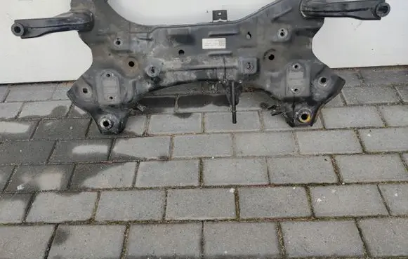 Hyundai i30 Front subframe 62401G4AA0