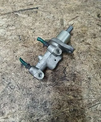Master brake cylinder
