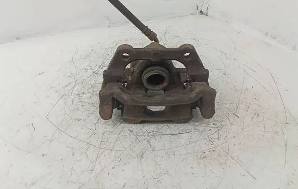 Honda CR-V Rear brake caliper