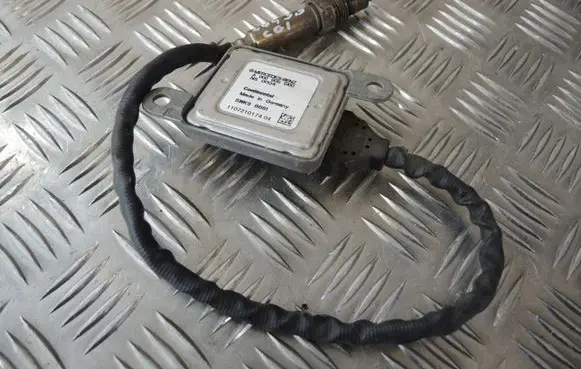 Mercedes-Benz E W212 Lambda probe sensor 0009055100