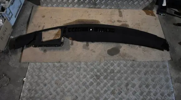 Mercedes-Benz 190 W201 Dashboard 3SB805153D