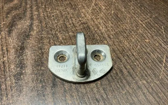 Renault Master III Front door lock loop/hook striker 219250
