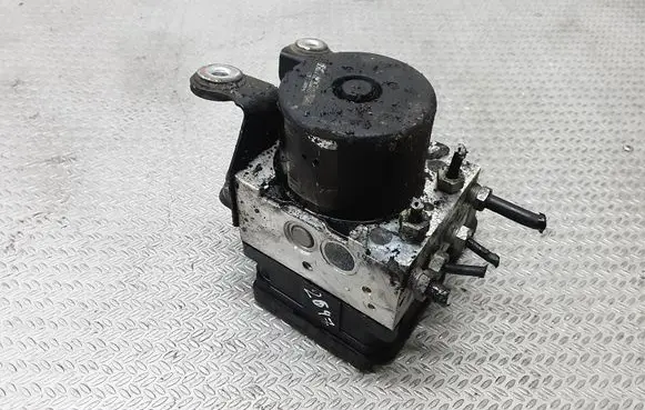 Volvo XC60 ABS Pump 30681619