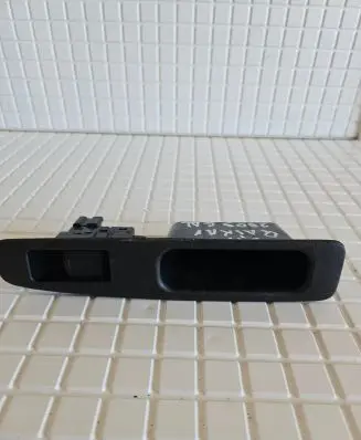 Nissan Qashqai Electric window control switch 82950JD000
