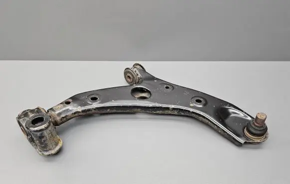Mazda 3 III Front lower control arm/wishbone