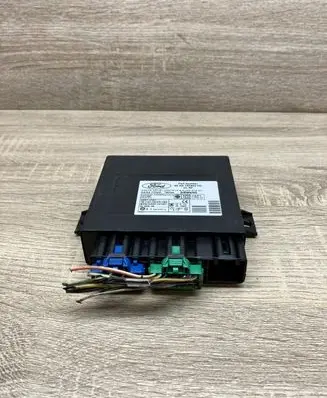 Ford Focus Comfort/convenience module 98AG15K600DD 5WK47230D