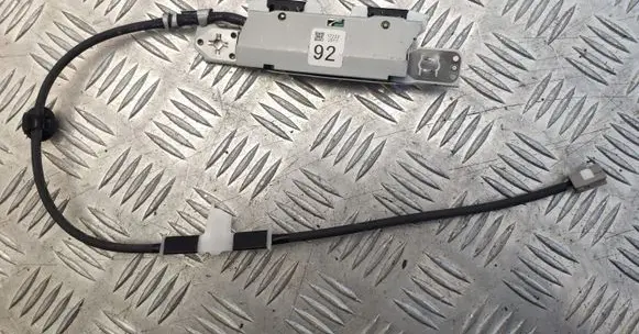 Lexus IS III XE30 Aerial antenna amplifier 17222