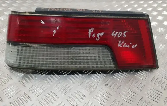 Peugeot 405 Rear/tail lights 6751227
