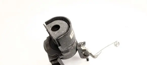 Toyota RAV 4 (XA50) Engine mount bracket