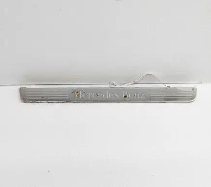 Mercedes-Benz GLE W167 Front sill trim cover A1676800104 A1676861300
