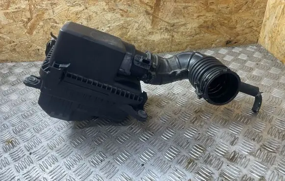 Hyundai i30 Air filter box 28110G4000