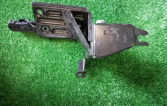 Seat Ibiza IV (6J,6P) ABS pump bracket 6R1614285C