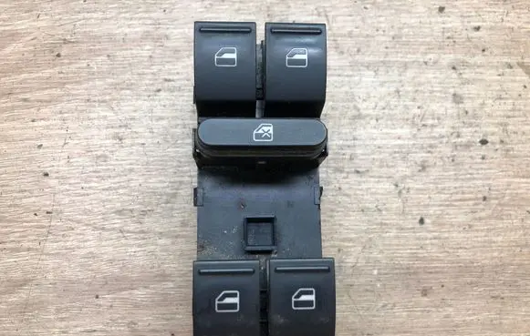 Skoda Octavia Mk2 (1Z) Electric window control switch 1Z0959858B