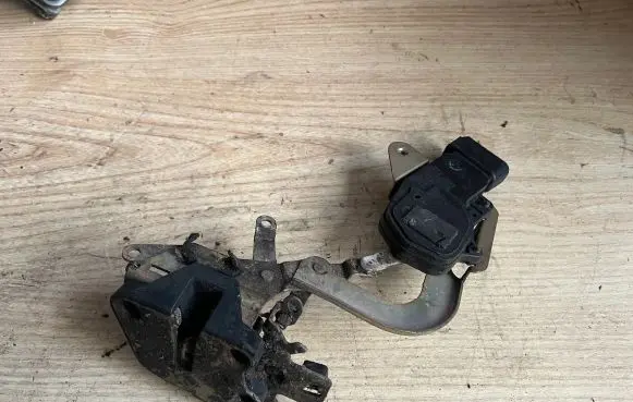 Suzuki Ignis Front door lock