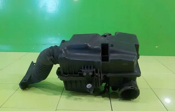 Honda Insight Air filter box 
