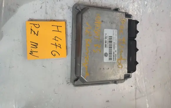 Volkswagen PASSAT B5 Engine control unit/module 3B0907557C