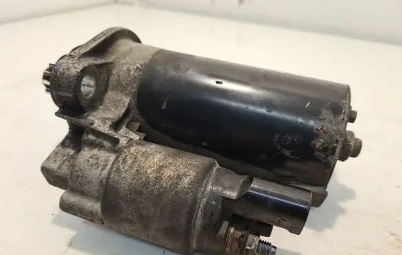 Volkswagen Polo IV 9N3 Starter motor