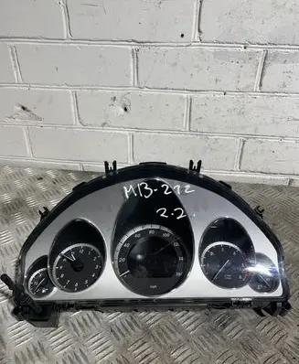 Mercedes-Benz E W212 Speedometer (instrument cluster) A2129005104