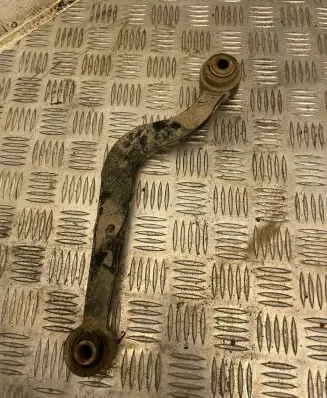 Toyota RAV 4 (XA30) Rear control arm