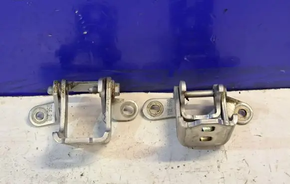 Saab 9-5 Rear door lower hinge 13281822