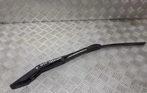 Mercedes-Benz E W210 Front wiper blade arm