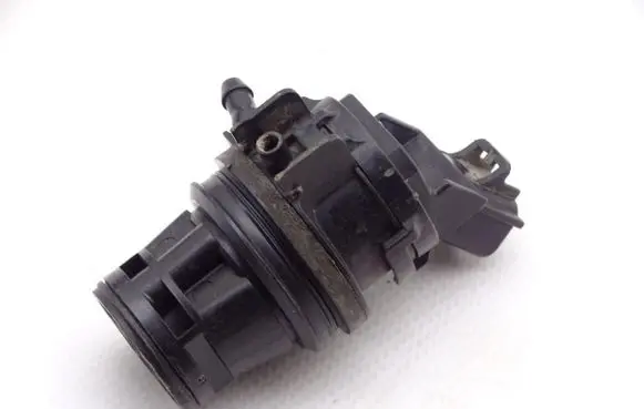Ford Fiesta Windscreen/windshield washer pump 860310-2451