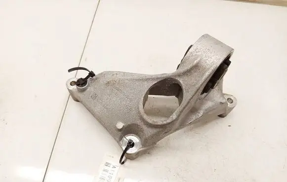 Tesla Model Y Engine mounting bracket 109327850B