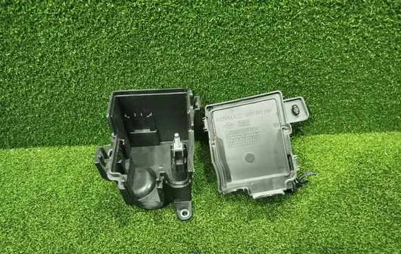 Renault Arkana Fuse box set 252360794R