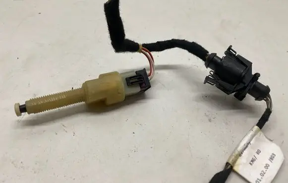 Audi A6 S6 C5 4B Brake pedal sensor switch 4A0945515A