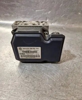 Volkswagen PASSAT B7 ABS Pump 3AA614109AG 54085622T 17618956A