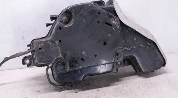 Audi Q3 8U AdBlue liquid reservoir 5N0131877C 5Q0131969C 0444040011