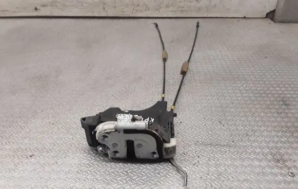Mitsubishi Lancer VIII Front door lock