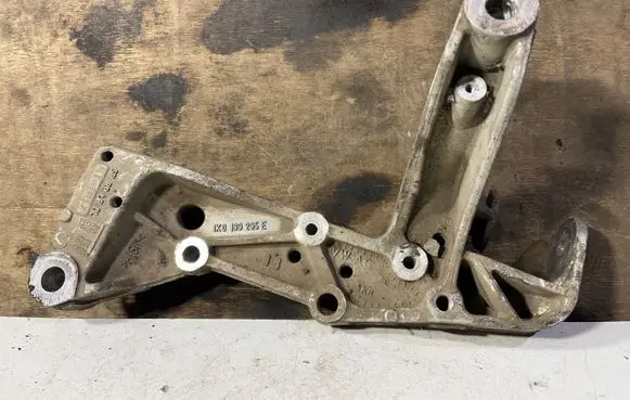 Audi A3 S3 8P Engine mounting bracket 1K0199295E
