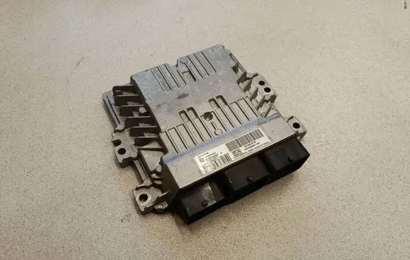 Citroen C4 II Engine control unit/module S180123007A 9666681180 9678628780