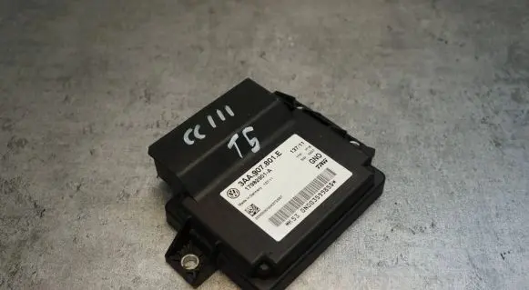 Volkswagen PASSAT CC Hand brake control module 3AA907801E