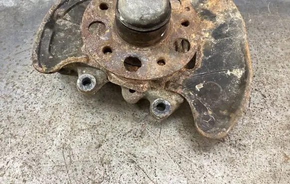 Mercedes-Benz C W203 Front wheel hub