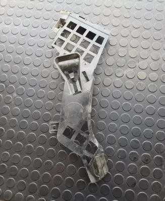 Mercedes-Benz CLA C117 X117 W117 Front bumper mounting bracket A1178850800