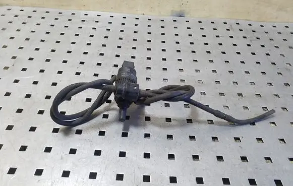 Opel Omega B1 Windscreen/windshield washer pump 090586632